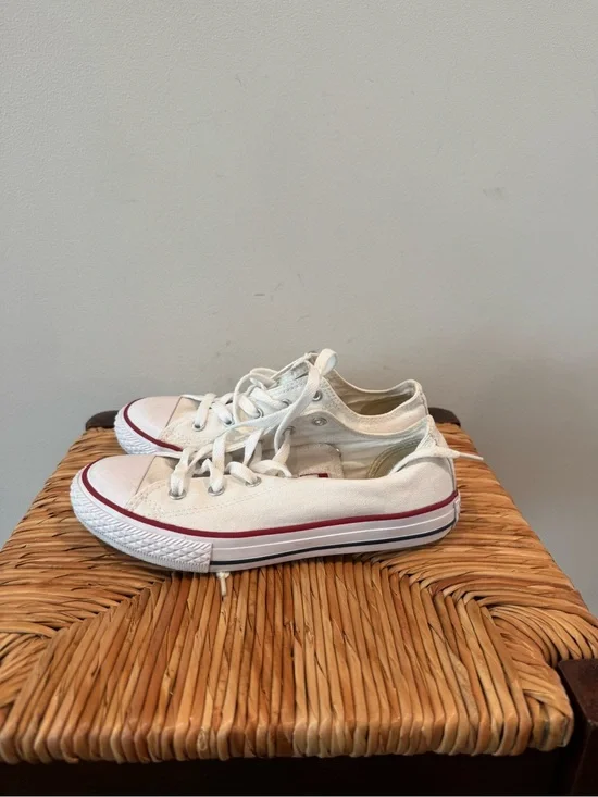 Kids Low-Top White Canvas Sneakers with Red Stripe Accent size 3