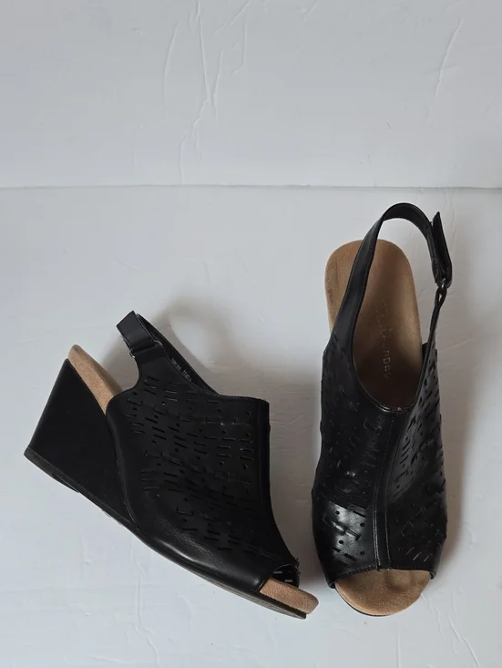 Women’s Black Cut Out Wedge Sandals Ankle strap Size 11 Chinese Laundry