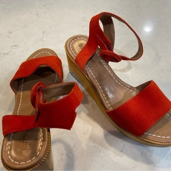 Bernardo Kate Wedge Sandal 8 1/2