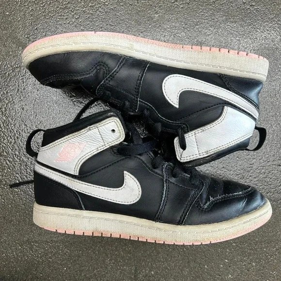 Jordan 1‎ Mid Arctic Pink Black Size 2.5 Youth Women's 4 Sneaker