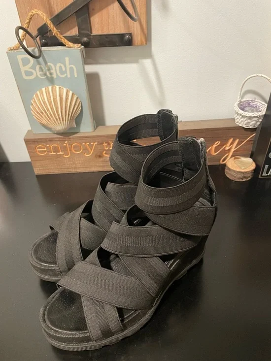 Sorel wedge sandals size 7 black