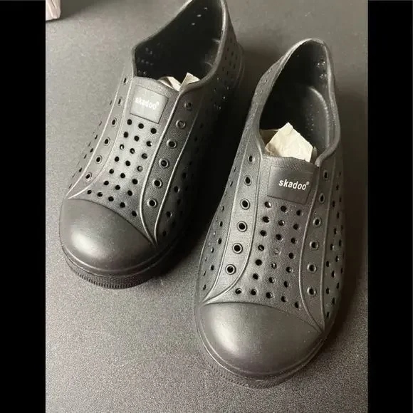NEW Ska-doo Kids slip on perforated waterproof clogs black‎ size 9