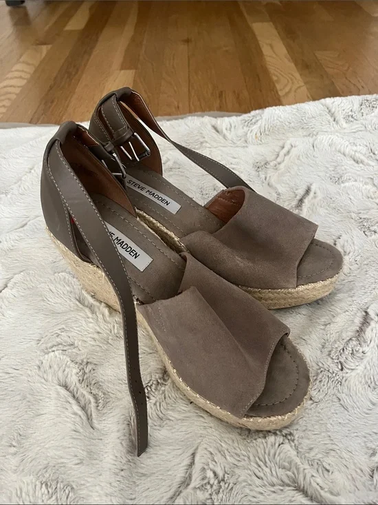 Steve Madden Taupe Suede Espadrille Wedge Sandals with Ankle Strap