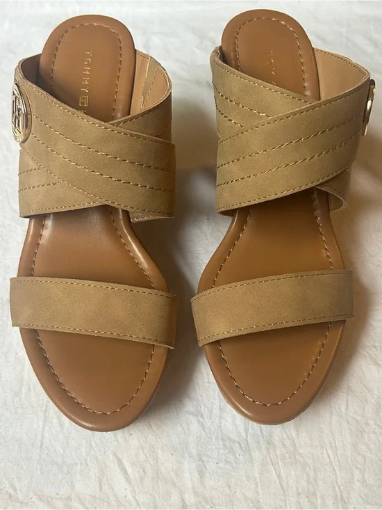 NWOT Tommy Hilfiger Tan Crisscross Cork Wedge Sandals with Gold Logo Accent
