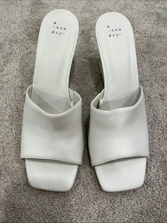 White wedges size 11