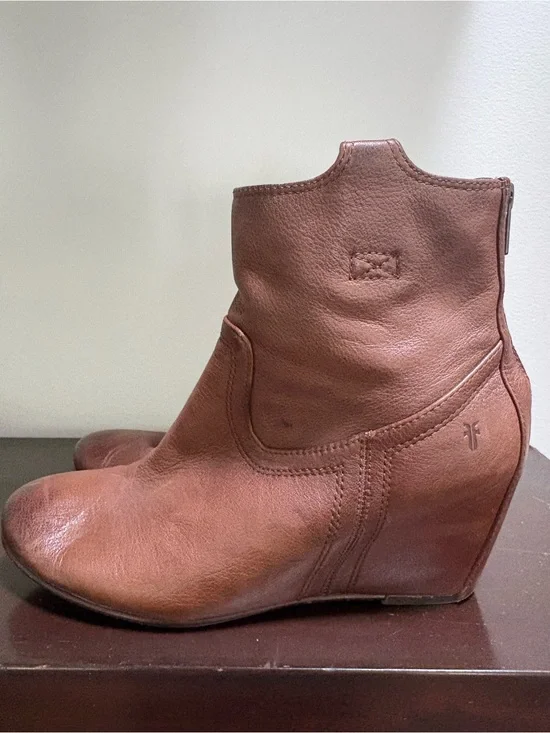 Women's Brown Leather Wedge Ankle Boots Frye Carson size 10