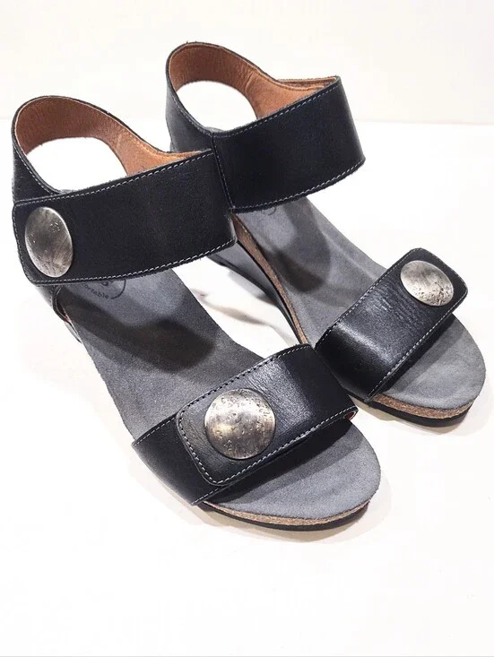 Taos Carousel 2 Black Leather Wedge Strap Sandals Women's Size EU 39 US 8-8.5