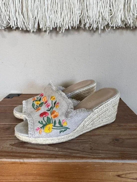 Ralph Lauren Carlynda Beige Embroidered Floral Open Toe Espadrille Wedge Size 6