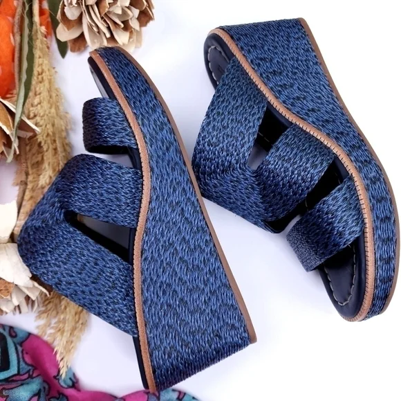 Bernardo Luxury Brand Blue Platform Wedge Sz 7m