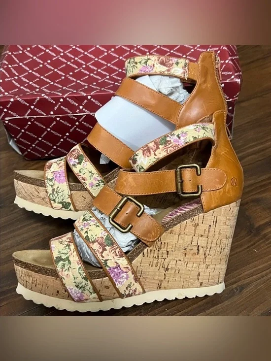 80/20 Willa Wedge Floral Sandals Size 9