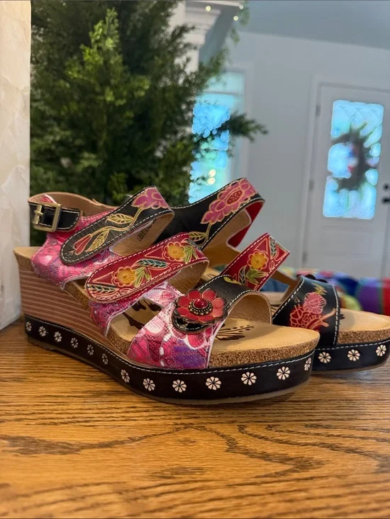 Colorful Floral Embellished Wedge Sandals - Pink/Black