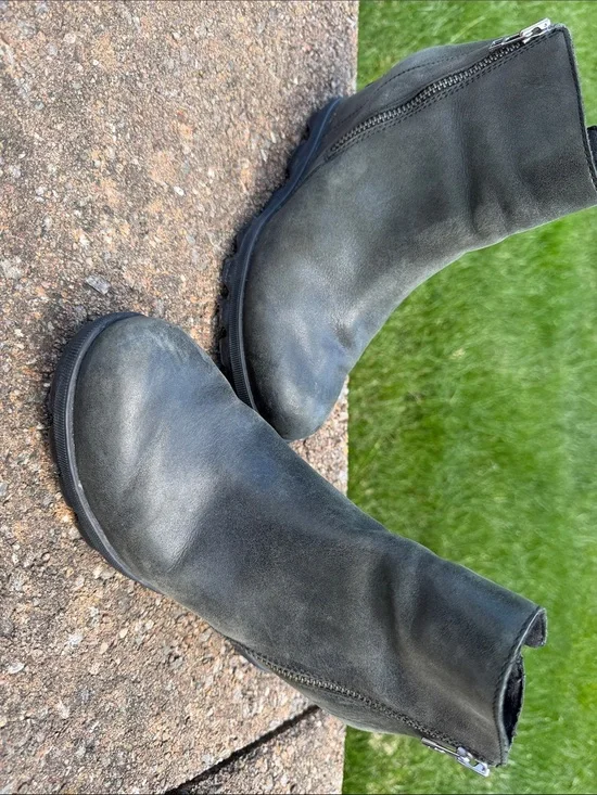 Sorel Joan of arc Black Ankle Booties with Side Zip