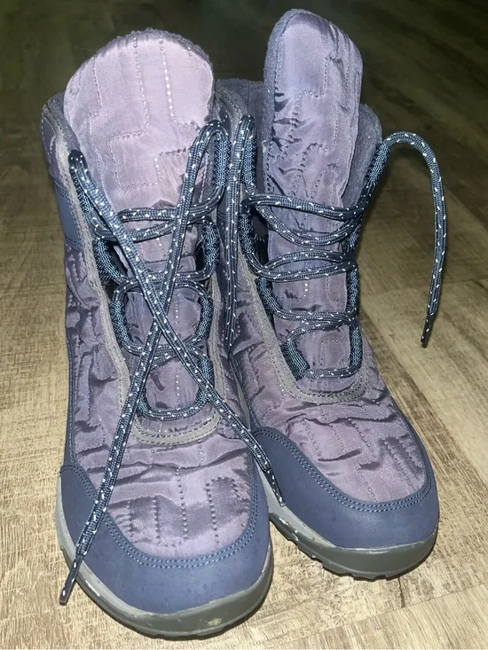 Chaco Women's Borealis Quilt Waterproof Snow Boots Blue Gray Size 8.5 VGUC
