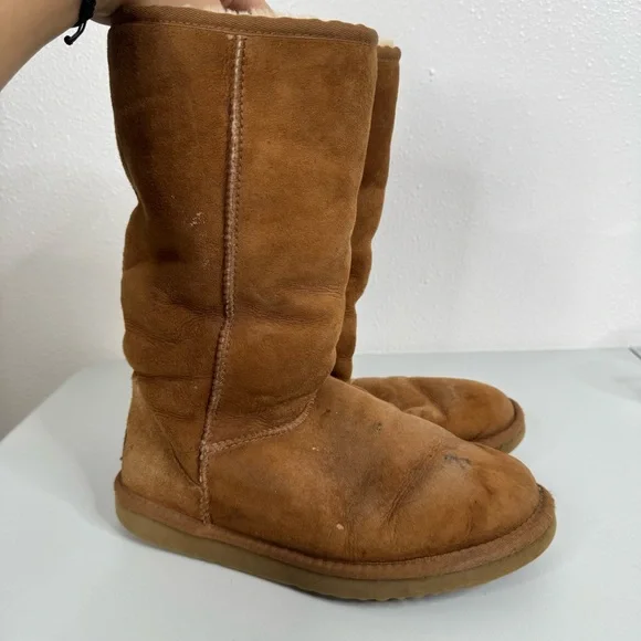 Ugg‎ Classic Tall 5815 Brown Boots Size 8