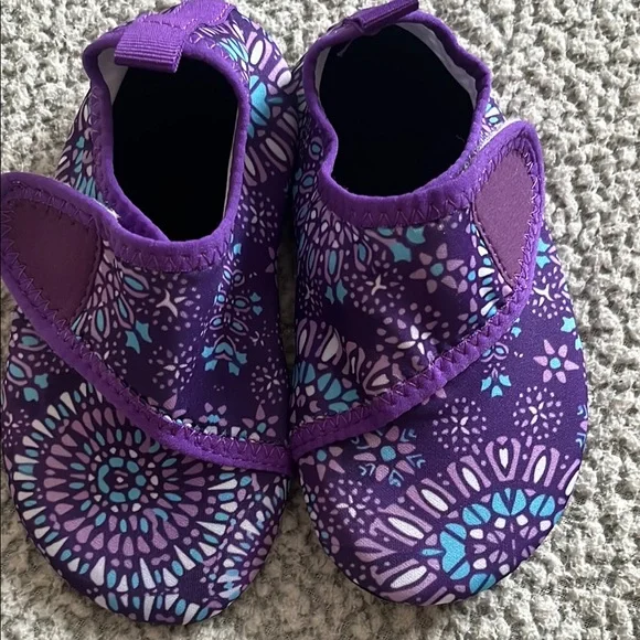 Kids Purple Patterned Slip-On Water Shoes