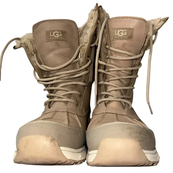 UGG‎ Adirondack III Waterproof Winter Boots Beige Sheepskin Women's 9.5 1095141