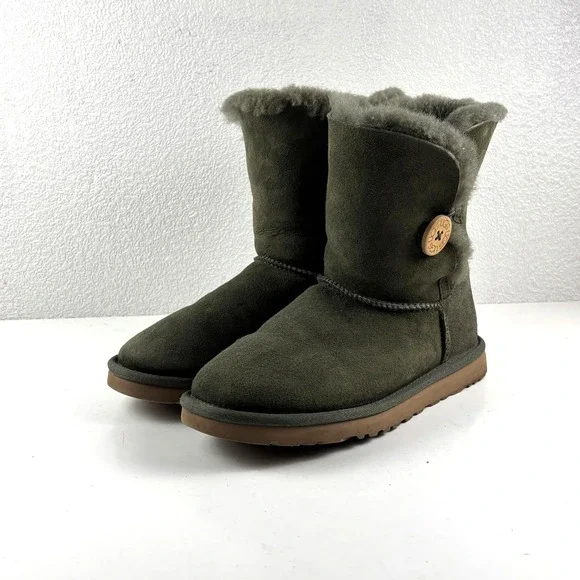 UGG Bailey Button Boots Women 7 Olive‎ Green Suede Shearling 5803 Gorpcore Cozy