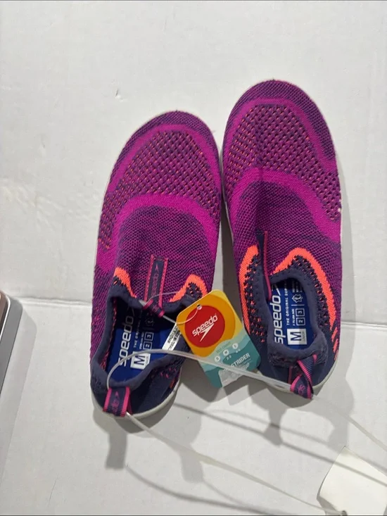 Speedo Knit Slip-On Water Shoes in Magenta with Neon Orange Trim girls size 2-3