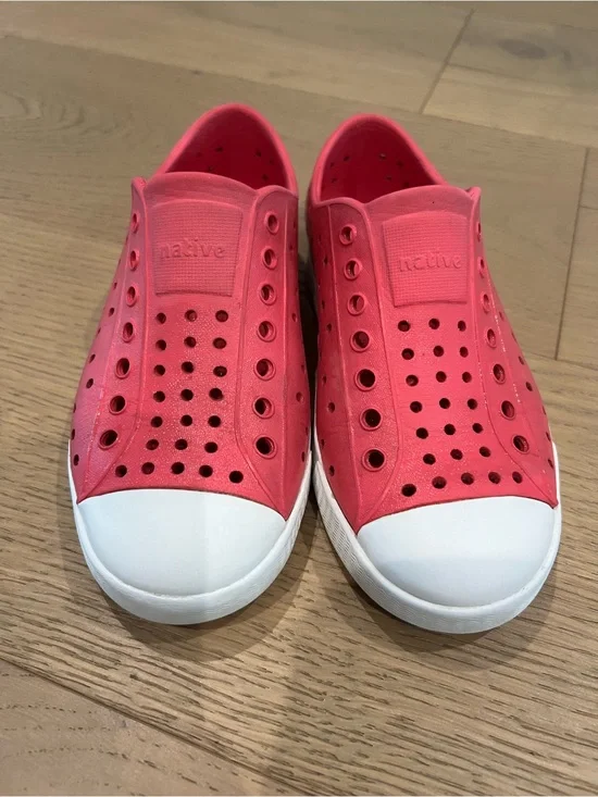 Native Jefferson Pink Slip-On Sneakers