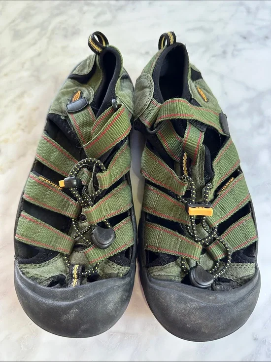 Boys’ Keen Hiking Sandals Olive Green SZ 6