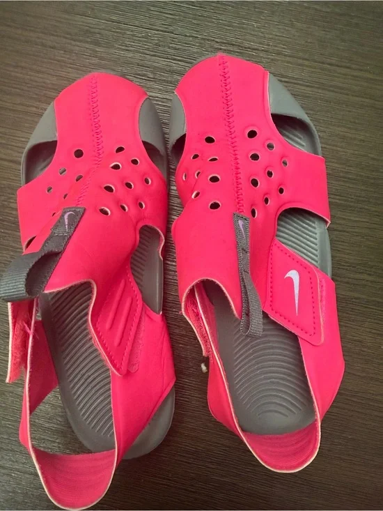 Nike Women’s Hot Pink & Gray Sport Sandals