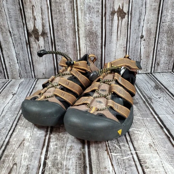 Keen Big Kid Newport H2 Sandal Brown Waterproof Hiking Shoes Unisex Size 6