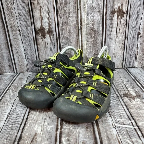 KEEN Youth Newport H2 Waterproof Sandals Black Green Hiking Shoes 1009965 Size 2