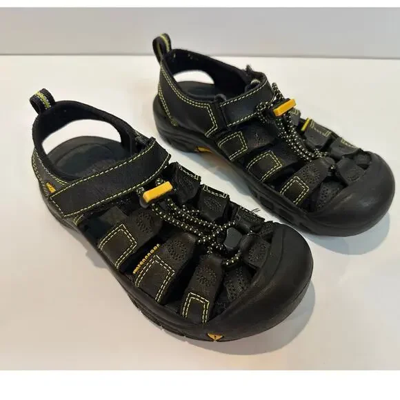 KEEN Newport Waterproof Hiking Sandals Youth Size 1 Black Outdoor Trail Shoes
