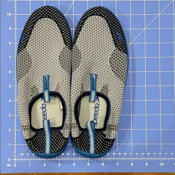 🎉 Speedo Kids Water Shoes - Black and Gray