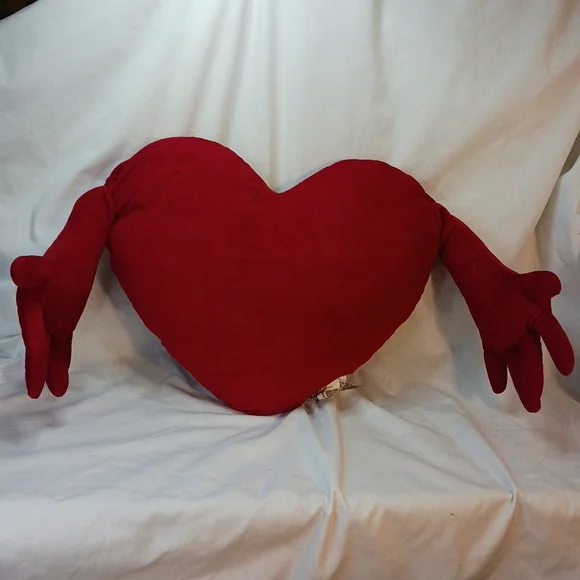 IKEA Famnig Hjarta Red Heart Plush Stuffed Pillow
