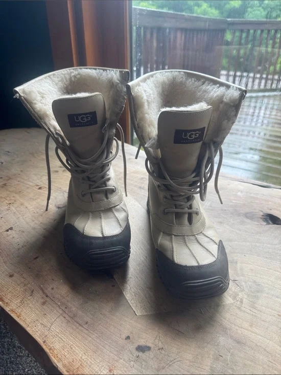 UGG Women's Lace-Up Shearling Winter Boots in Light Beige with Dark Toe