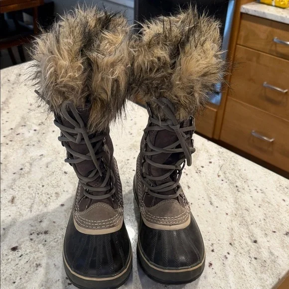 Sorrel Joan of Artic Fur-Lined Winter Boots - Wateroroof