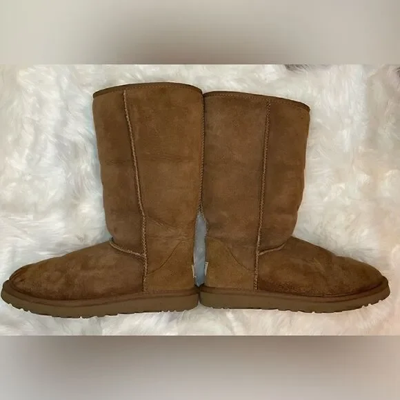 UGG Suede Boots Size 7