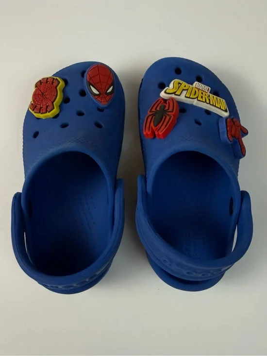 CROCS Kids Blue Spider-Man Clogs with Charms