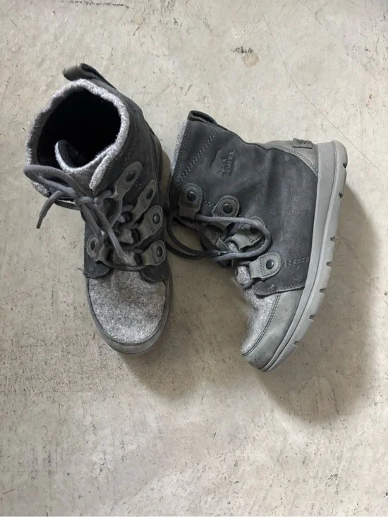 Sorel womens Grey Lace-Up Winter Ankle Boots