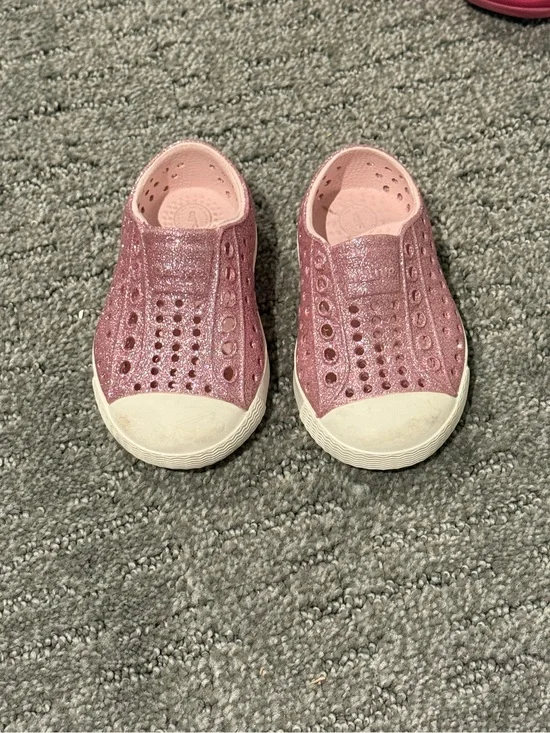 Worn 1X-  Native Shoes dark Pink Glitter Slip-On Water-Friendly Shoes size C4