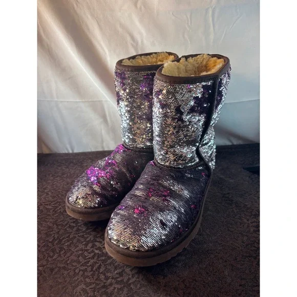UGG Australia Classic Short Sparkle‎ Sequin Boots Silver Purple 1002978 Womens 8