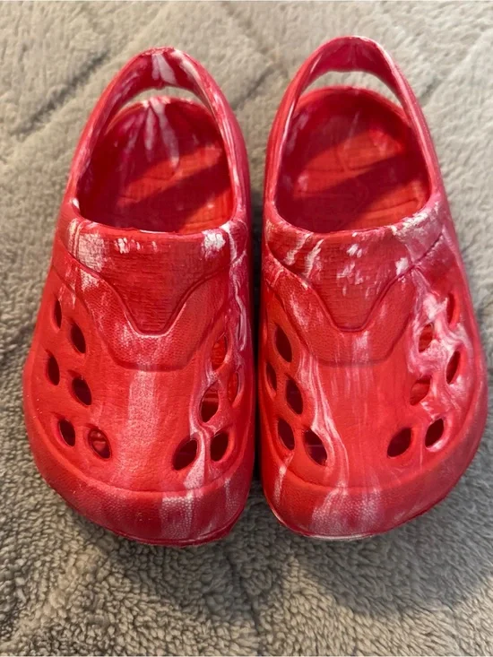 wonder nation Red and White Kids Slip-On Water Clogs