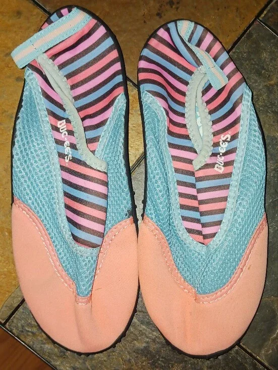 Kids Water Shoes Nwot