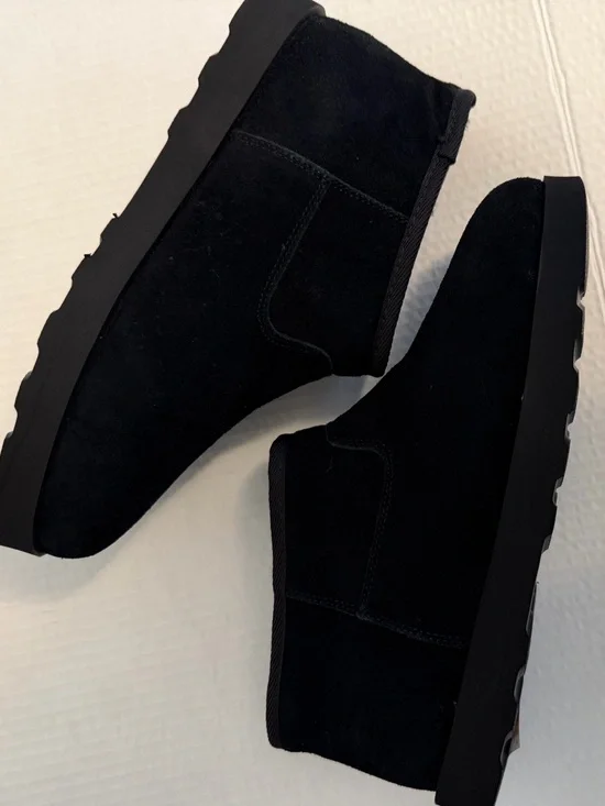 *NEW*‎ Time and Tru Black Suede Boots. New without original tags
