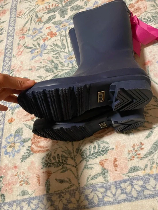 Like New Lemon Navy Rain Boots with Pink Bows