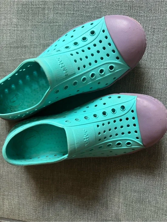 Native Shoes Kids Aqua Teal Water Shoes with grey Toe Caps