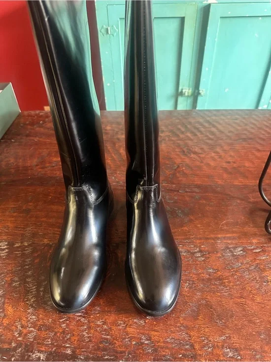 Women's Black Tall Winter Boots - Sleek Pull-On Riding Style