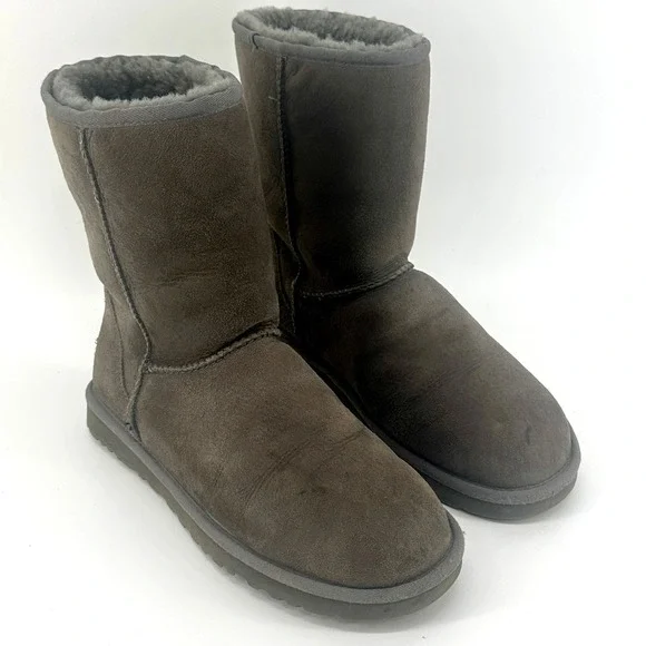 UGG Classic Short Boot Women Size 9 Grey Suede Sheepskin Shearling Mid Calf 5825