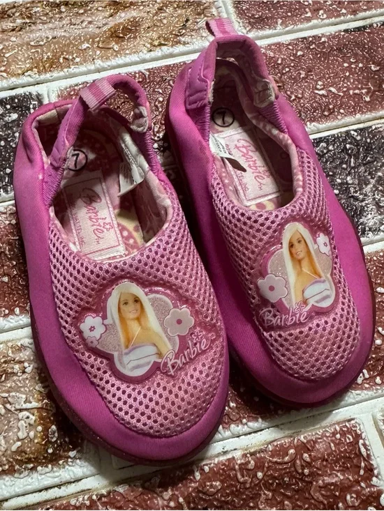 Y2K Vintage 2005 Barbie water shoes/ sandals size 7 toddler girls