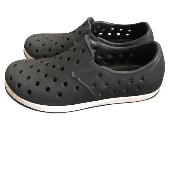 size 10 cat & jack perforated black water shoes slip on