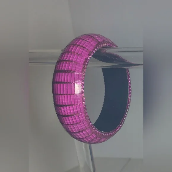 Pink Raspberry Glass Inlayed Bangle Bracelet. NWOT