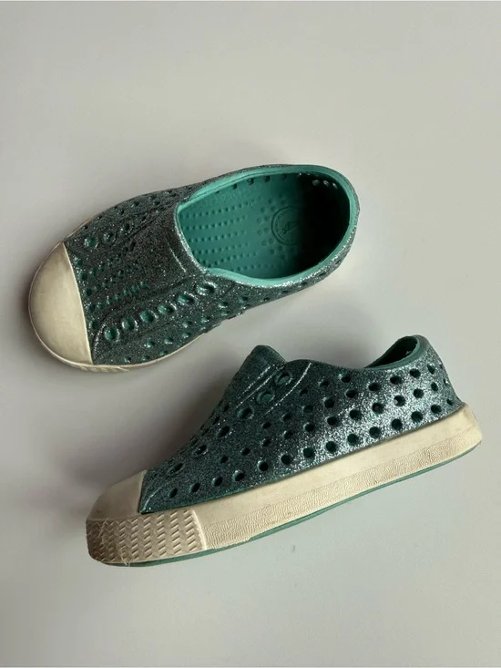 Native Toddler Metallic Teal Slip-On Sneakers C4