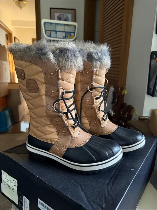 Sorel Women’s Tofino II Fur Lined Waterproof Boot