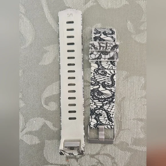 Stylish Black and White Wearable Band